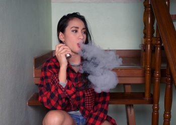 Comment se procurer une cigarette électronique quand on est mineur ?
